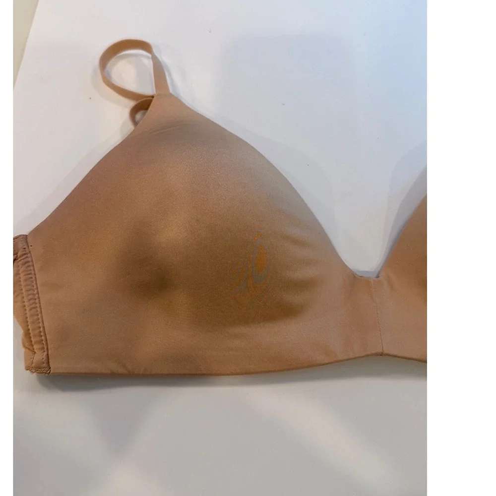 SKIMS Fits Everybody T-Shirt Bra Nude Tan Wireless Molded‎ Cup 38B - Picture 3 of 9